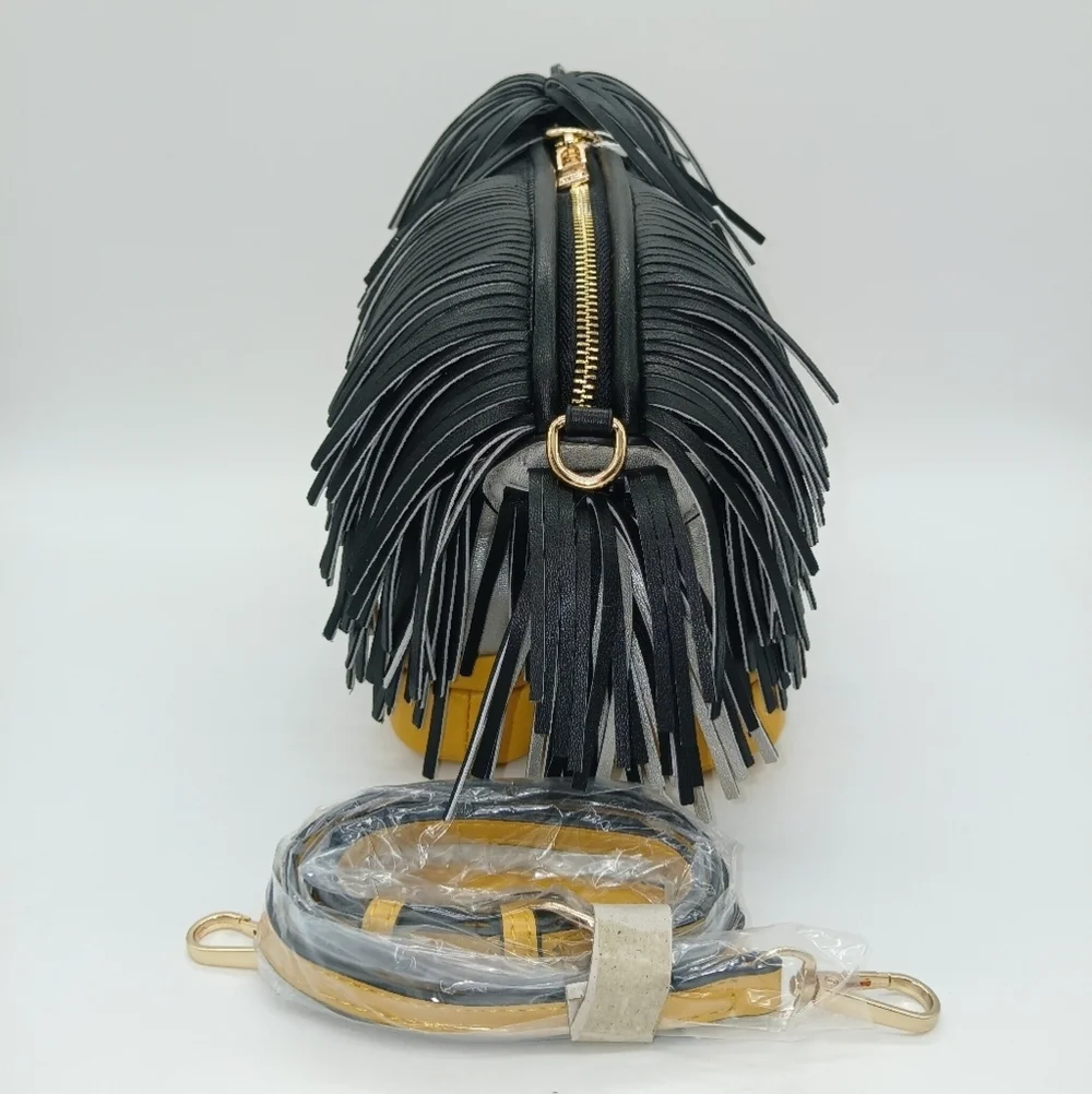 Avant Garde Faux Leather Dog Crossbody/Shoulder Handbag​​